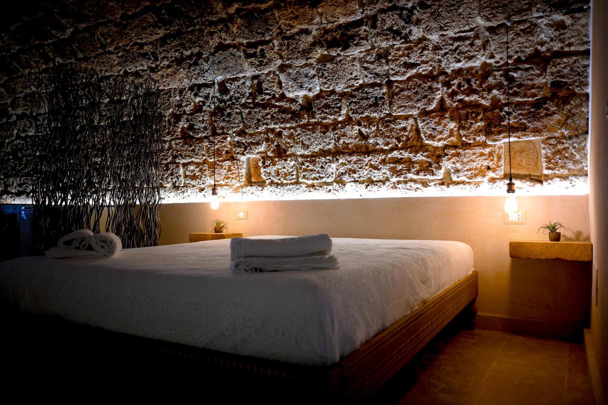 La Grotta, Luxury & Noto